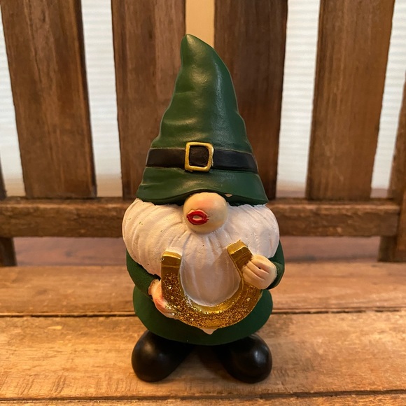 St. Patricks Day Gnomes Kitchen Towels & St. Patrick’s Day Gnome Figures Bundle - Picture 14 of 16